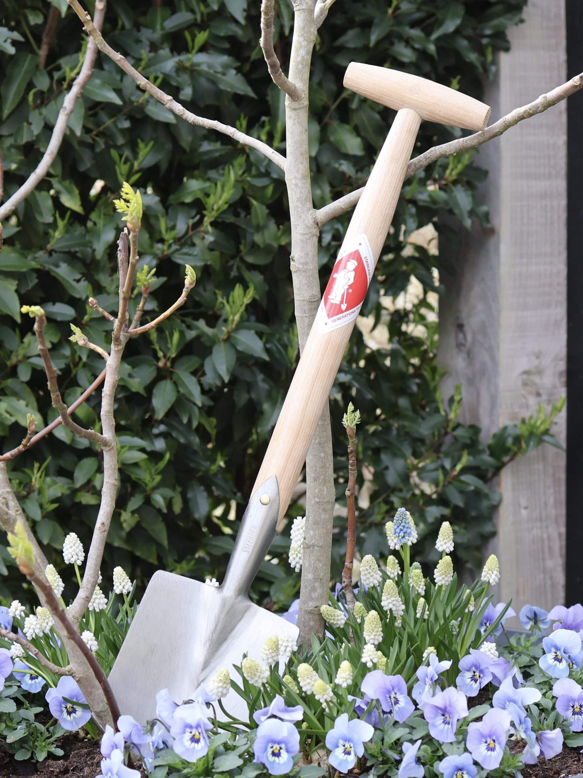 Bloeiend Succes: Sneeboer's handspade finalist voor Chelsea Flower Show Sustainable Garden Product of the Year 2024