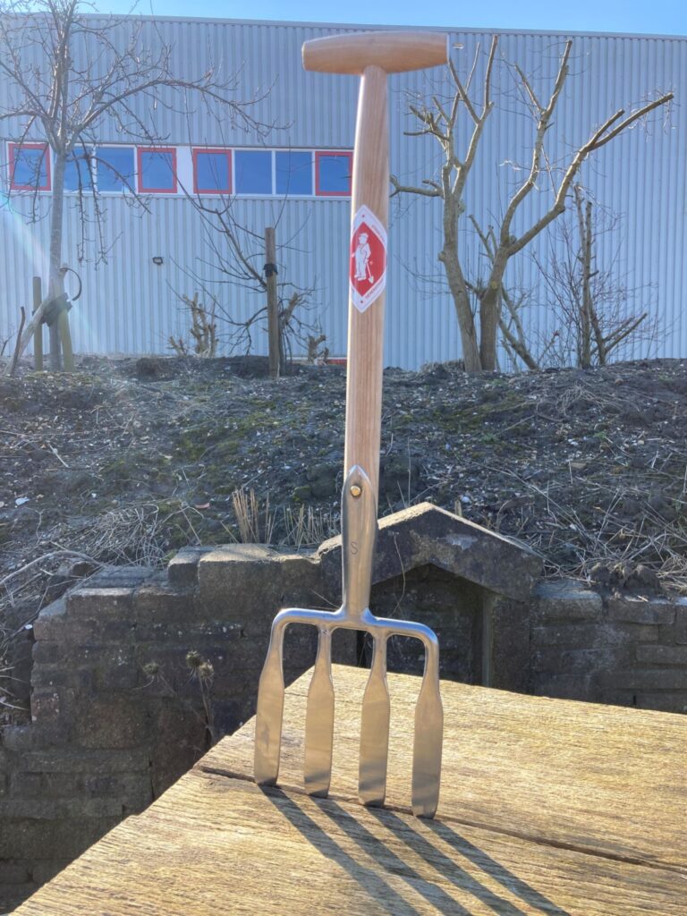 Reparatie 60 jaar oud tuingereedschap